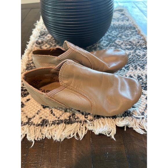 Capezio size 4 beige leather dance shoes jazz - Picture 1 of 4